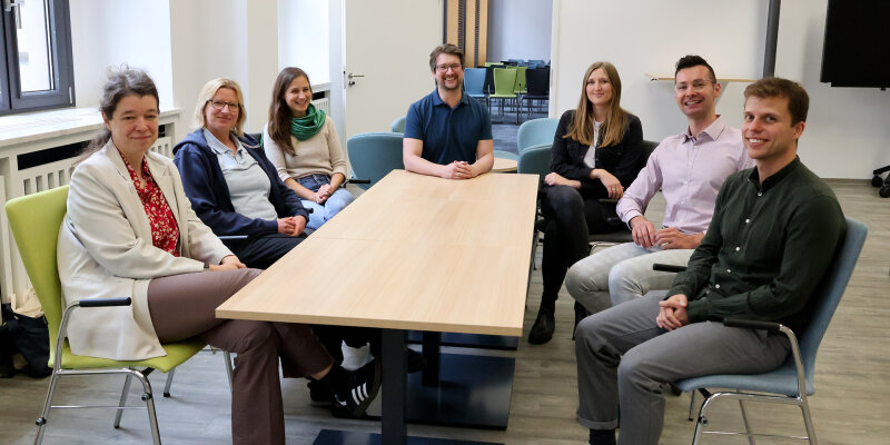 Members of the PostdocLab (left ro right): Nina Schuster, Jenny Künkel, Elisabeth Graf, Maximilian Krug, Valentina Nachtigall, Philipp Kadelke, Pascal Alscher