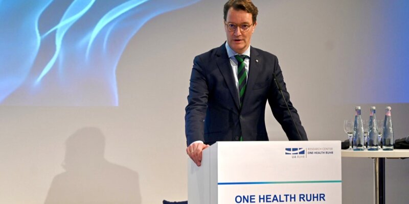 Ministerpräsident Hendrik Wüst hat das Research Center One Health Ruhr eröffnet.